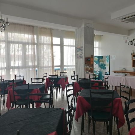 Hotel Nova Dhely Rimini Luaran gambar