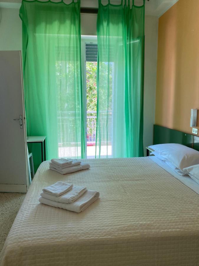 Hotel Nova Dhely Rimini Luaran gambar