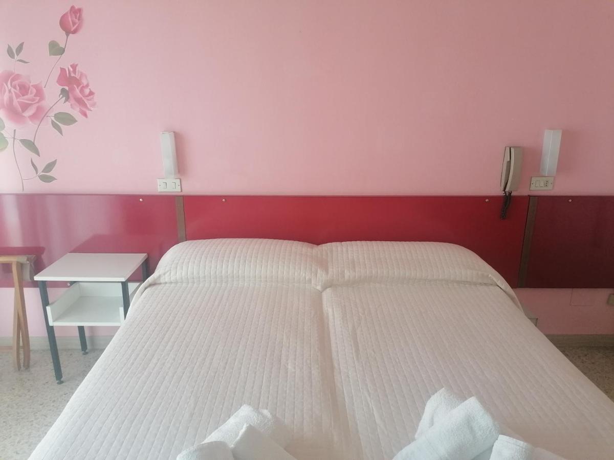 Hotel Nova Dhely Rimini Luaran gambar