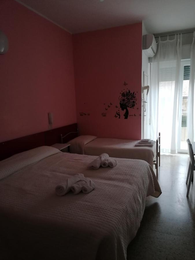 Hotel Nova Dhely Rimini Luaran gambar