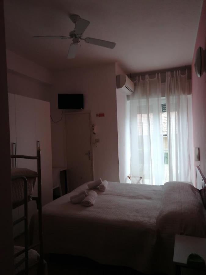 Hotel Nova Dhely Rimini Luaran gambar