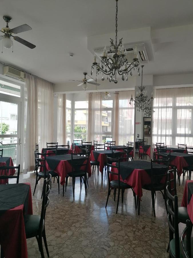 Hotel Nova Dhely Rimini Luaran gambar