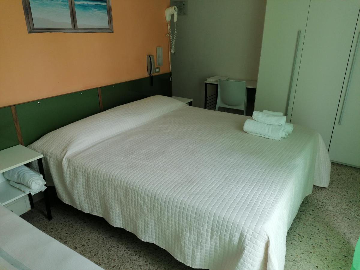 Hotel Nova Dhely Rimini Luaran gambar