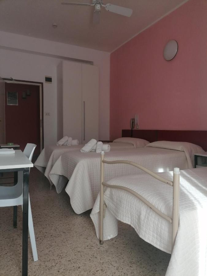 Hotel Nova Dhely Rimini Luaran gambar