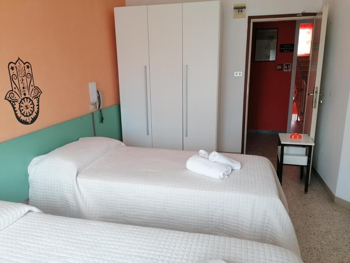 Hotel Nova Dhely Rimini Luaran gambar