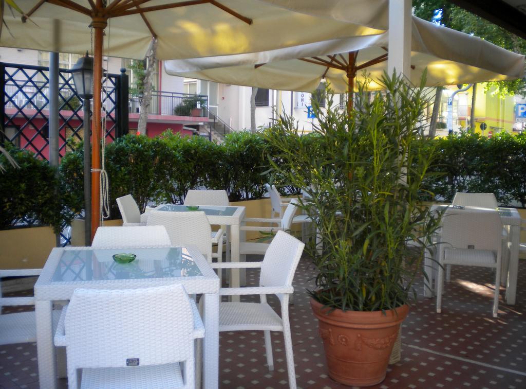 Hotel Nova Dhely Rimini Luaran gambar