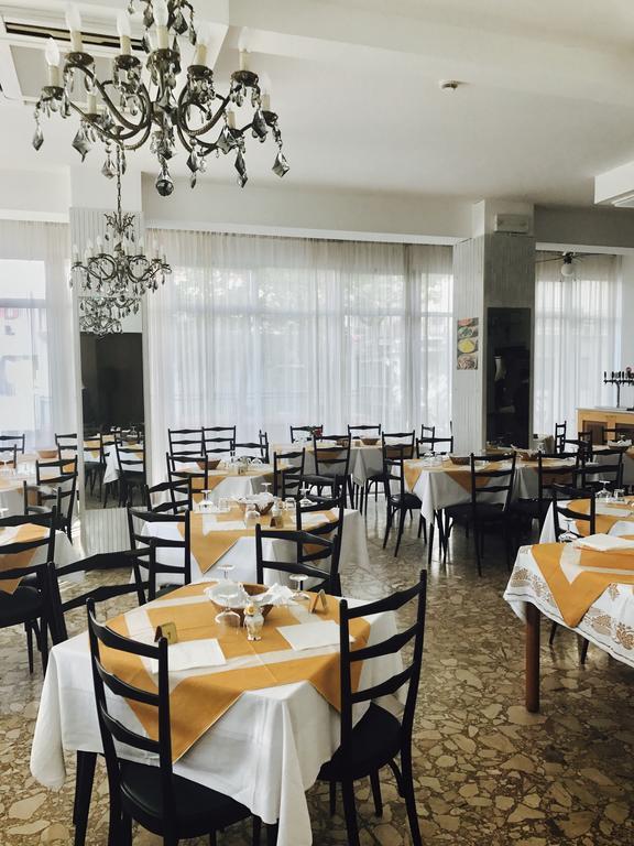 Hotel Nova Dhely Rimini Luaran gambar